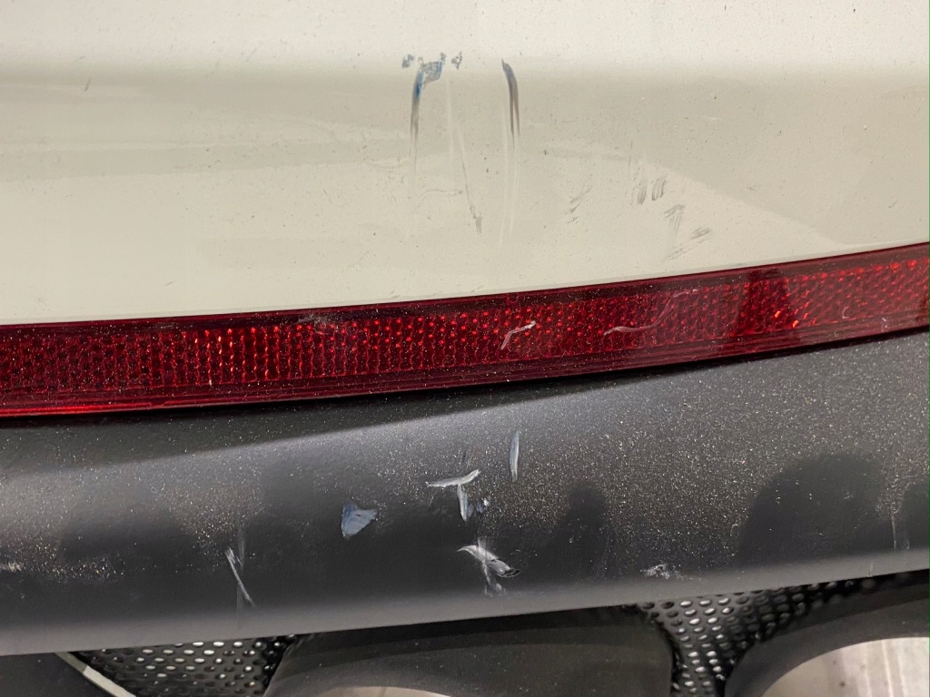 Ferrari 812 superfast задний  бампер бампер 89335300 с Разборки