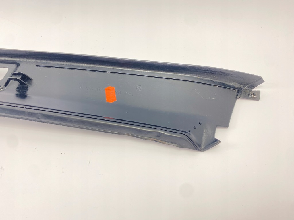 Купить Пластик защита стойка d багажника mercedes w124 универсал чёрный 1246920589