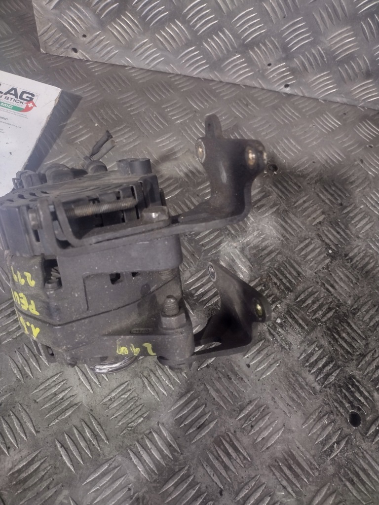 Купити Citroen c3 i 02-10 1.4 75km генератор 9642879480