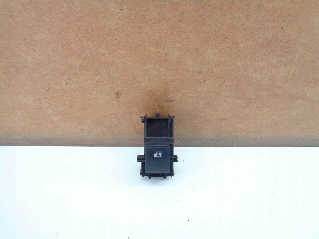 фото №1, Toyota hilux viii 8 переключатель панель окон