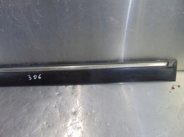 фото №4, Молдинг двері peugeot 306