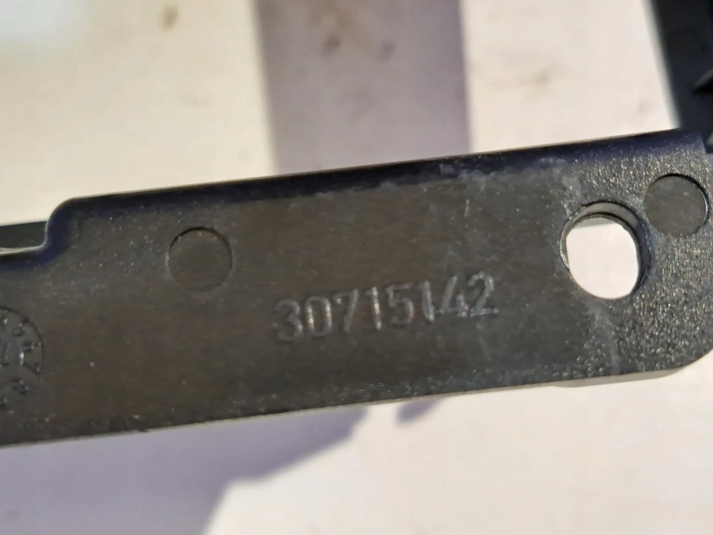 фото №9, Volvo v70 2013 подлокотники