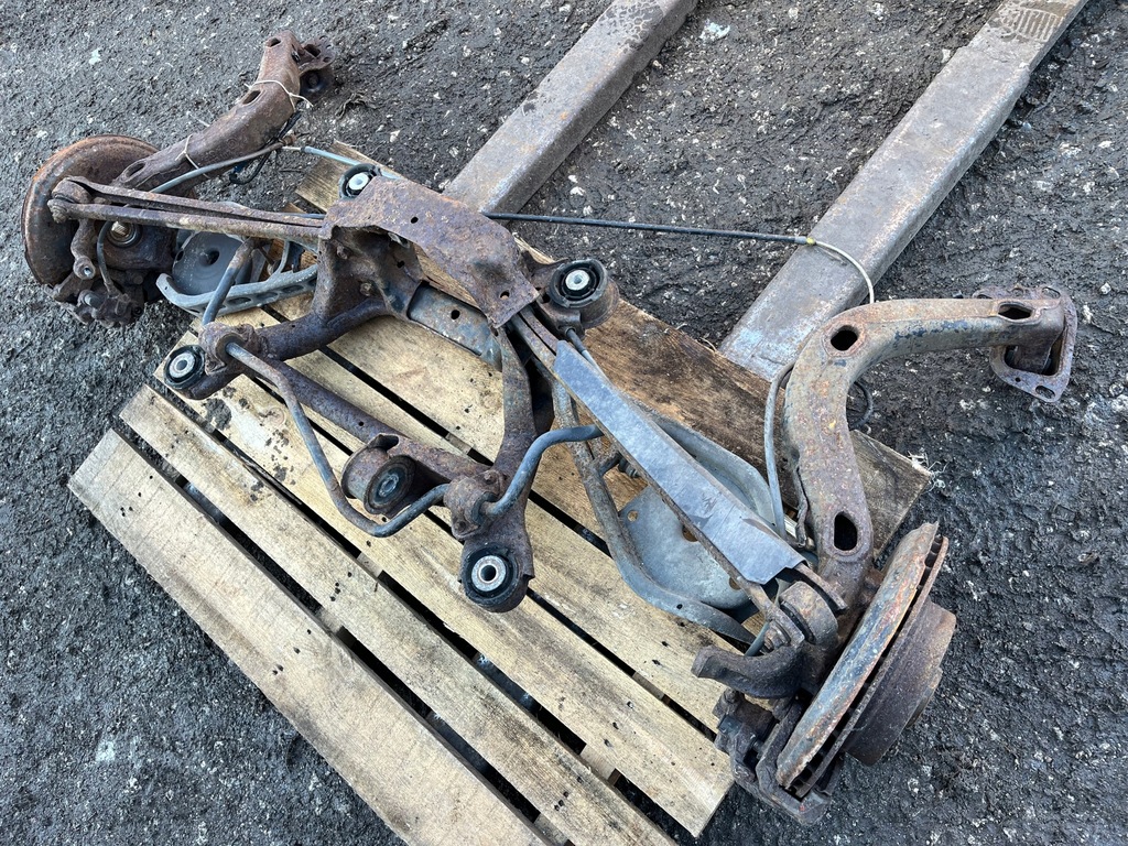 фото №9, Подвеска балка подрамник рычаги поворотный кулак задняя bmw x3 e83 2.5i m54 192 km