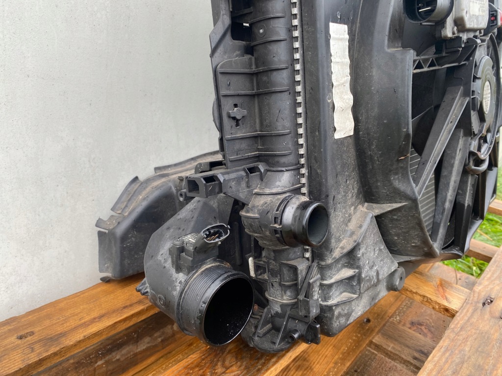 фото №5, Volvo v40 lift d3 радіатор pas передній