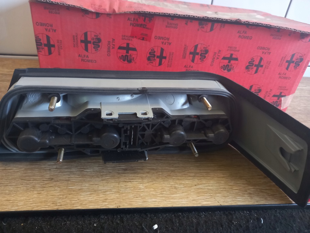 фото №9, Alfa romeo 4c лампа задняя левая usa nowa