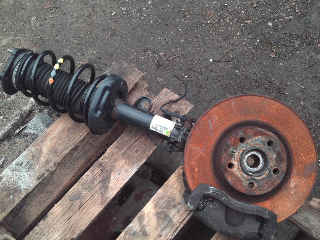 фото №1, Поворотный кулак левая fiat doblo ii fl 1.3multijet 15-