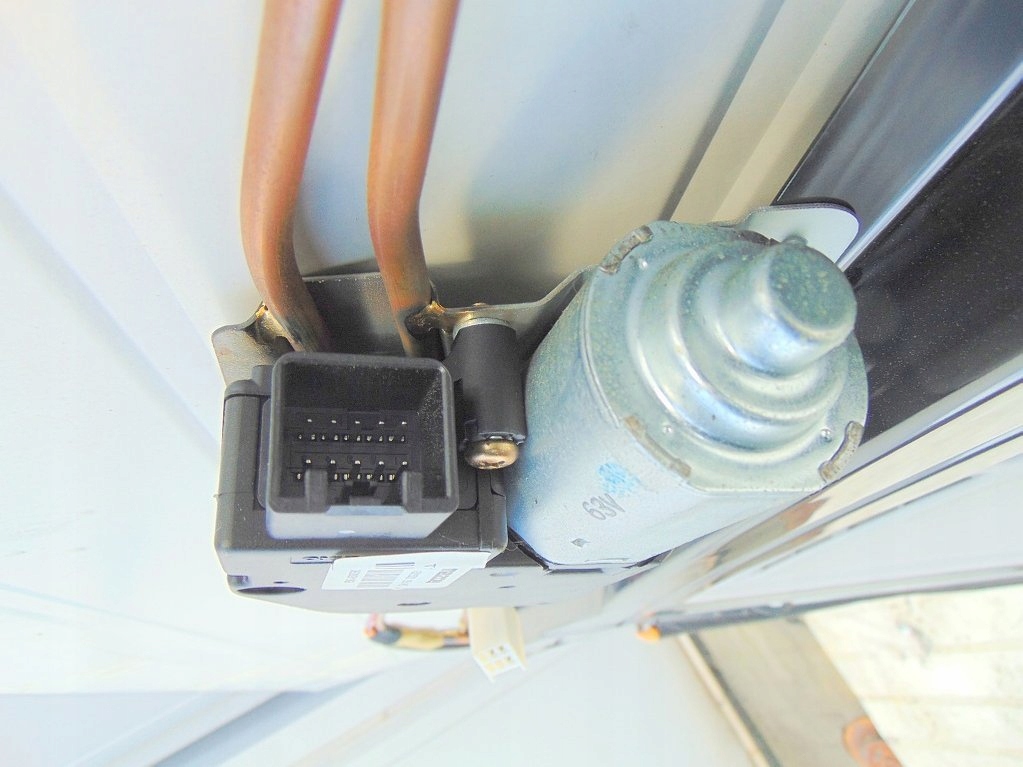 фото №8, Mazda 5 v 2.0 d 2006r люк