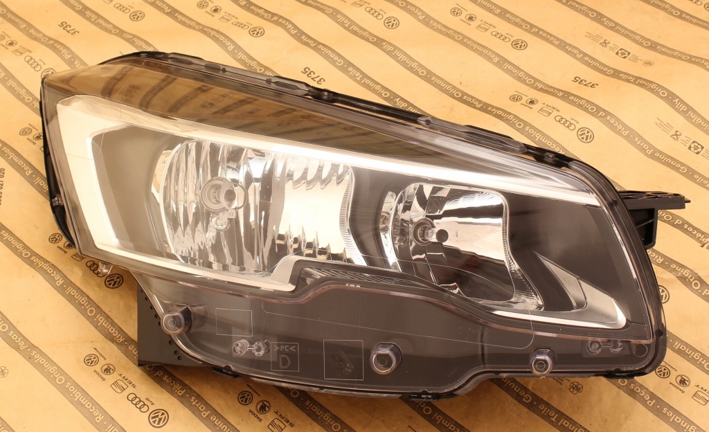 фото №1, Peugeot 508 fl lift 14-18 лампа перед обычная