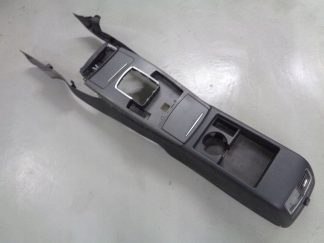 фото №1, Audi a6 c6 06 sedan тунель середній салону