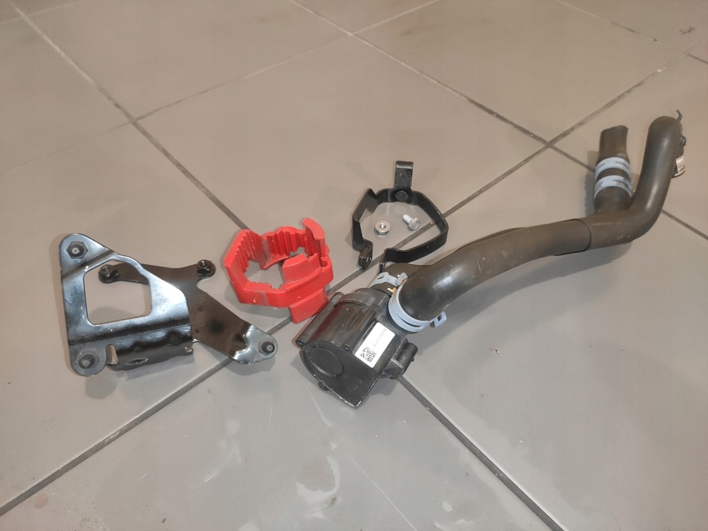 фото №9, Audi a7 4g8 a6 s6 c7 помпа насос воды кронштейн оригинал bdb