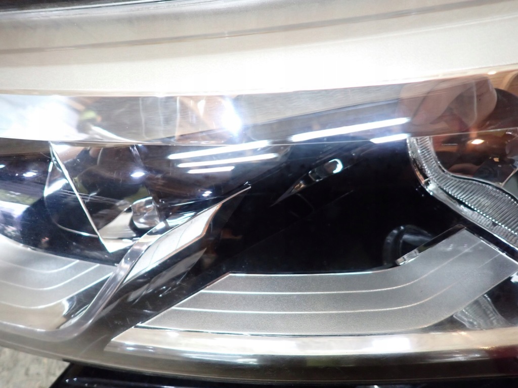 Фара ліва лівий led renault megane 4 iv 2016- 260603157r Ціна