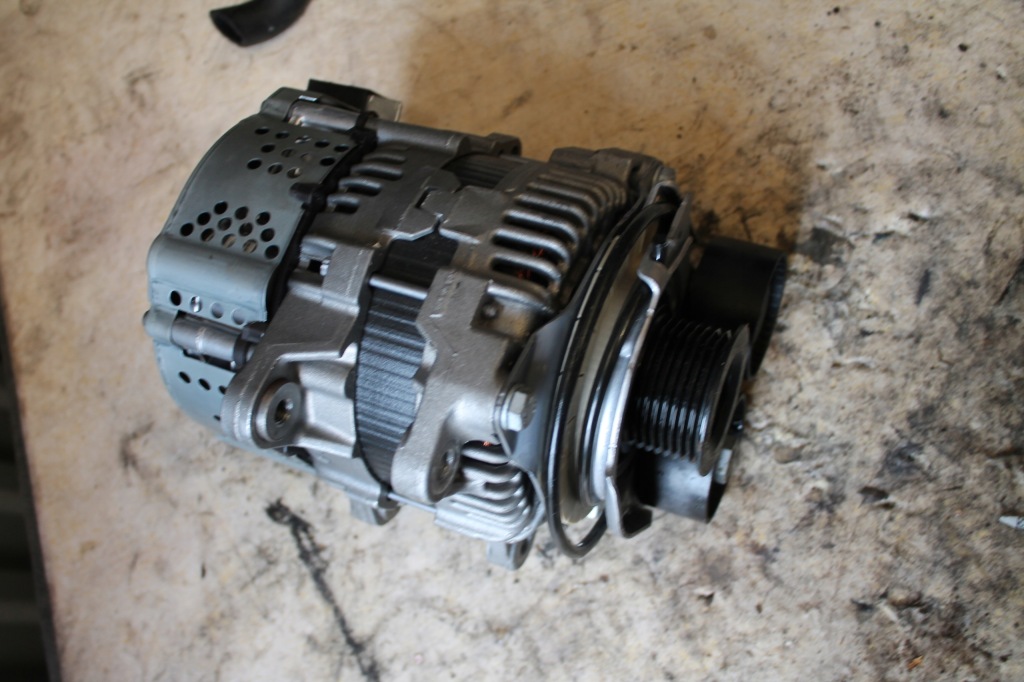 Купить 102. генератор bmw 0127823052