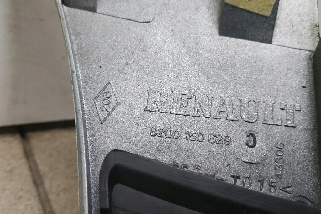 фото №1, Решітка радіатора renault kangoo kc0/1_ 8200150629 2003