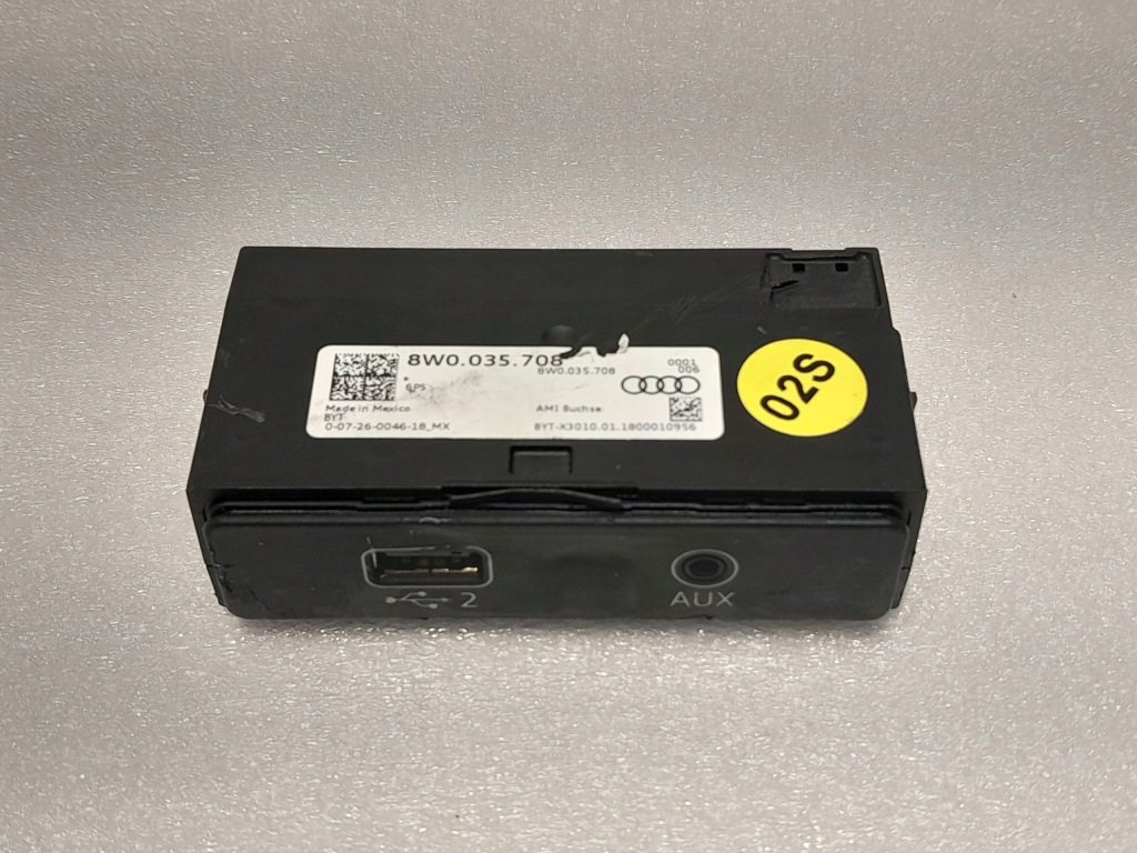 фото №1, Audi q5 80a роз'єм port usb 8w0035708