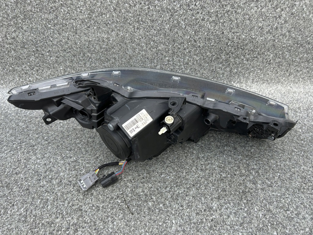 Фара ліва передня toyota auris 2 2 full led рестайлінг  81150-02k60 Зі Шроту