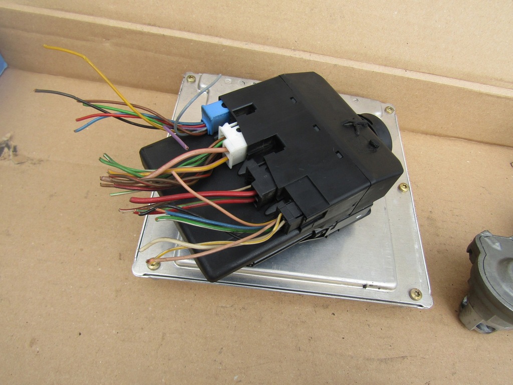 фото №12, 4 mercedes w203 2.7cdi замок запалювання бортовий комп'ютер двигуна ключ набір стартовий