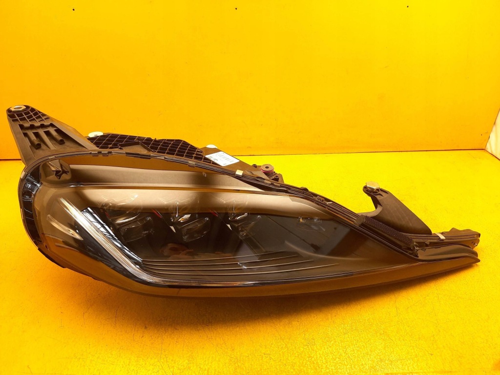 фото №1, Toyota supra mk5 v лампа перед правая full led комплектная nowa 5a261c2