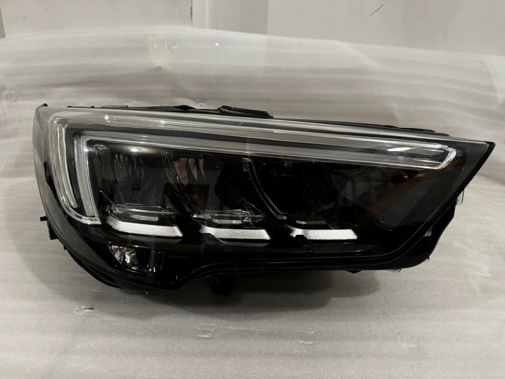 Купити Oppel crossland права лампа full led