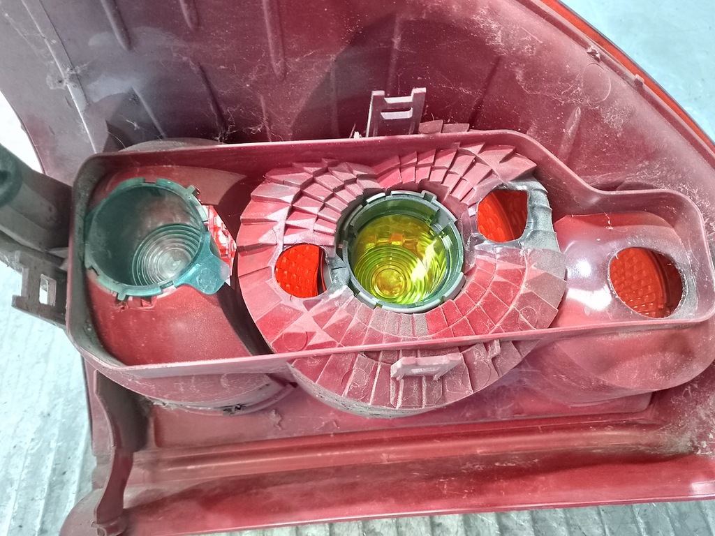 фото №8, Лампа задня права peugeot 307 sw 9655768580 kombi