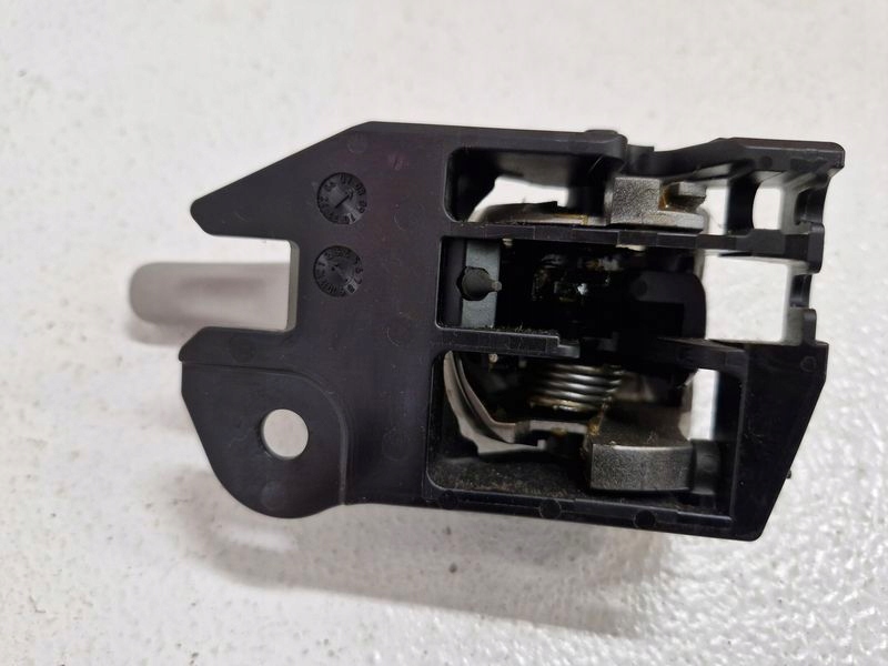 фото №3, Toyota matrix 2 ii e140 ручка дверь внутренняя левый задняя левая задняя