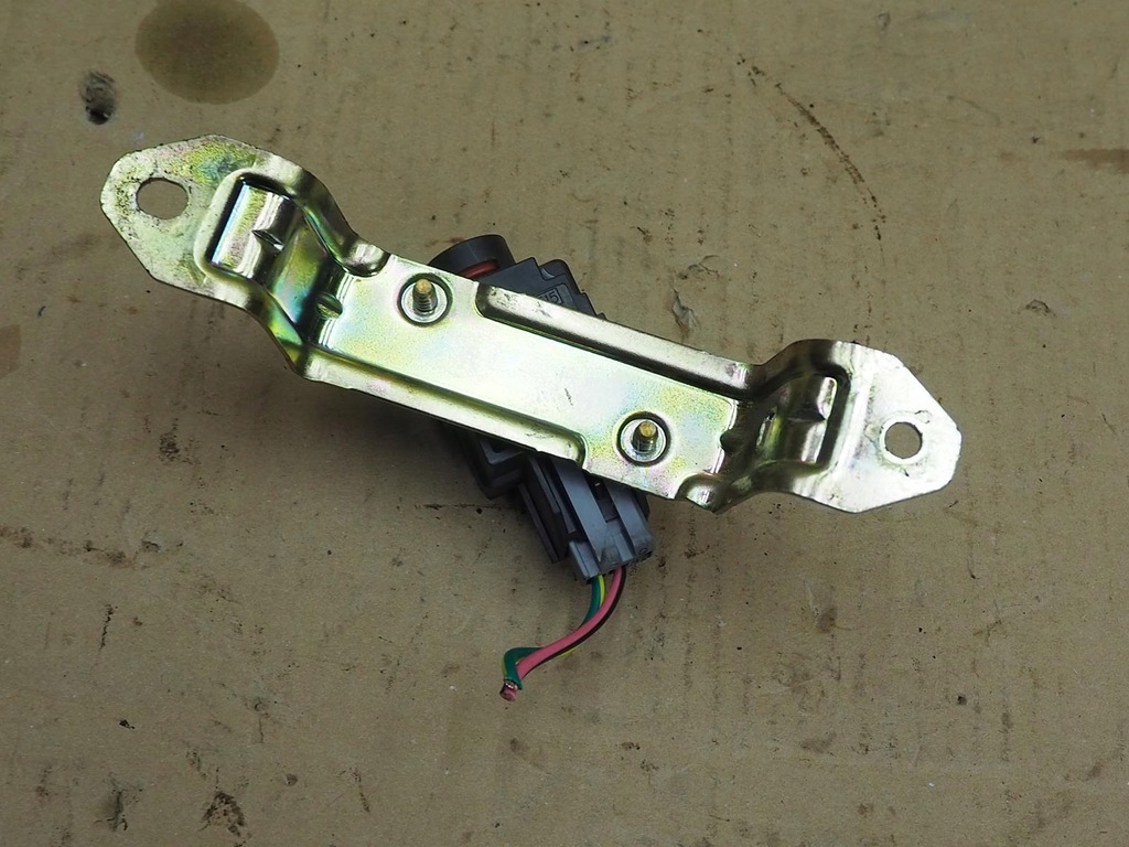 фото №15, Mazda tribute 00-07 выключатель ударный