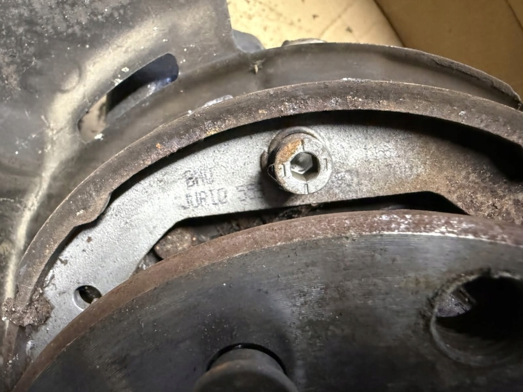 Поворотный кулак ступица правый задний  правая задняя bmw f30 f31 2.0d f20 f21 320d Недорого