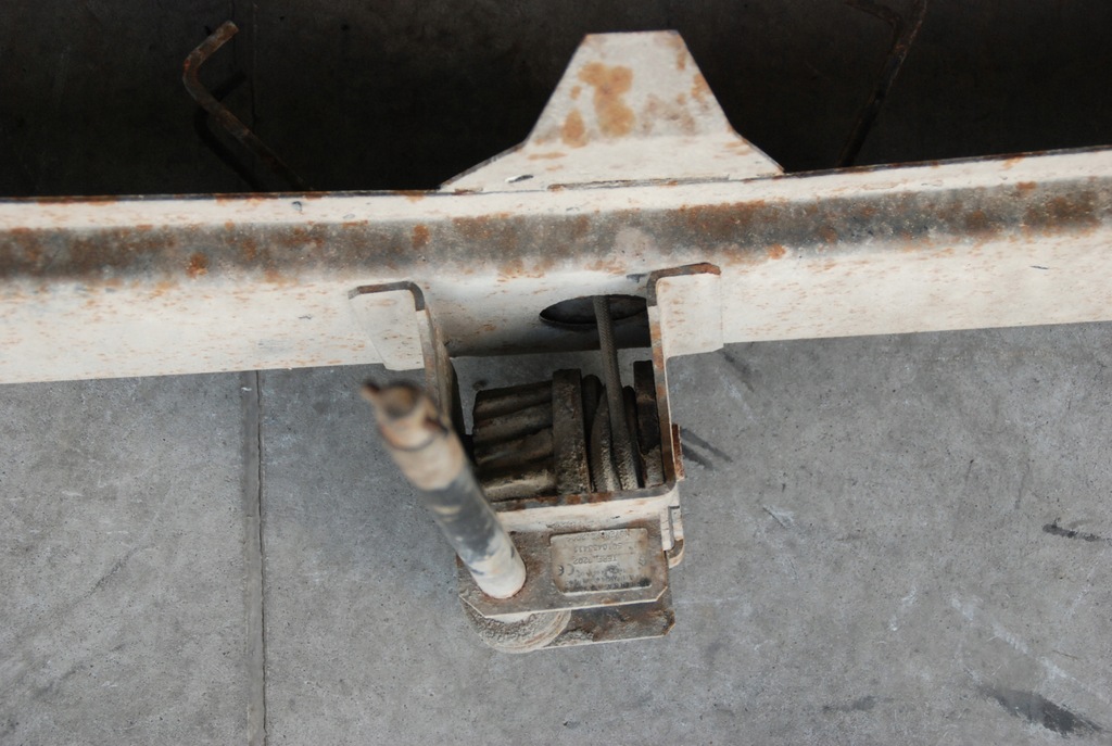 фото №3, Підйомник колеса запасного mascott рама