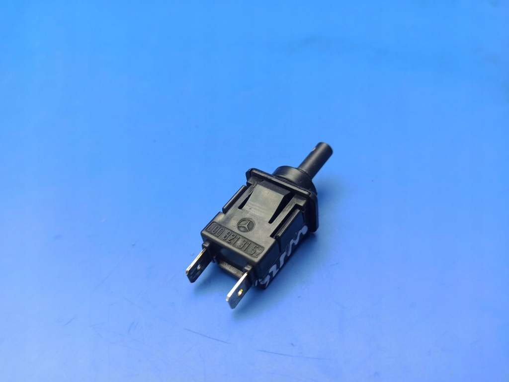 Датчик открывания дверь правая сторона mercedes-benz s w126 0008213152 в Украине