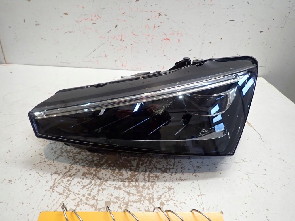 фото №1, Лампа перед левая skoda scala full led 19-