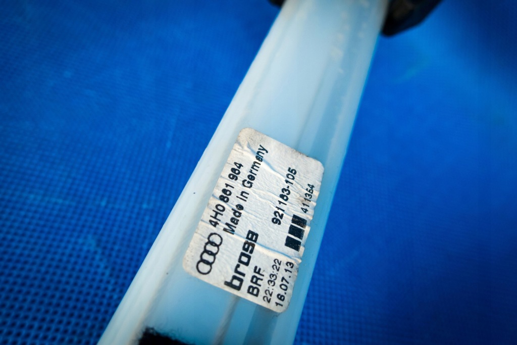 фото №5, Шторка дверь электрическая audi a8 4h 4h0861334 q0f