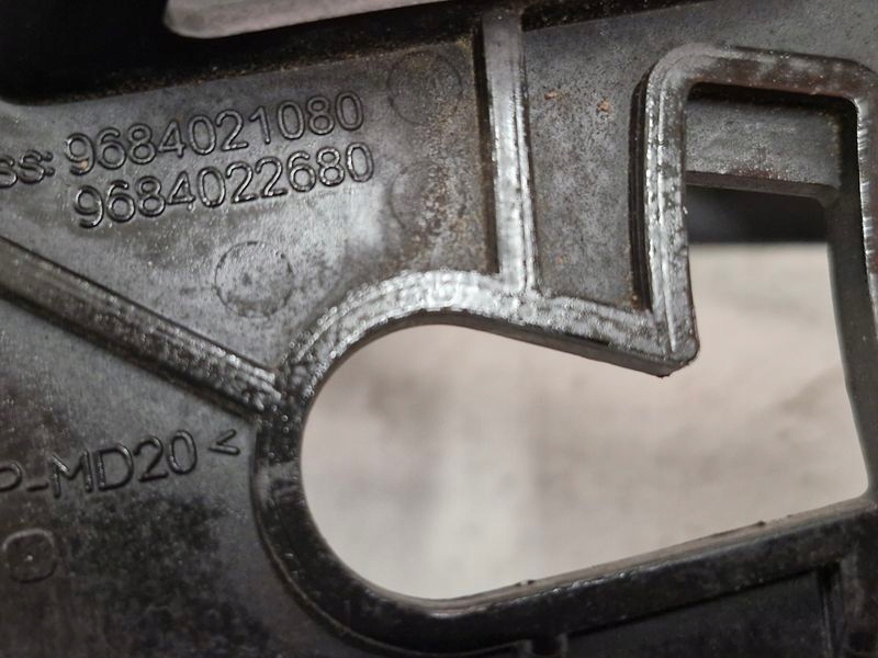 фото №7, Peugeot 5008 1 i напрямна бампера кронштейн лівий перед кронштейн ліва передні