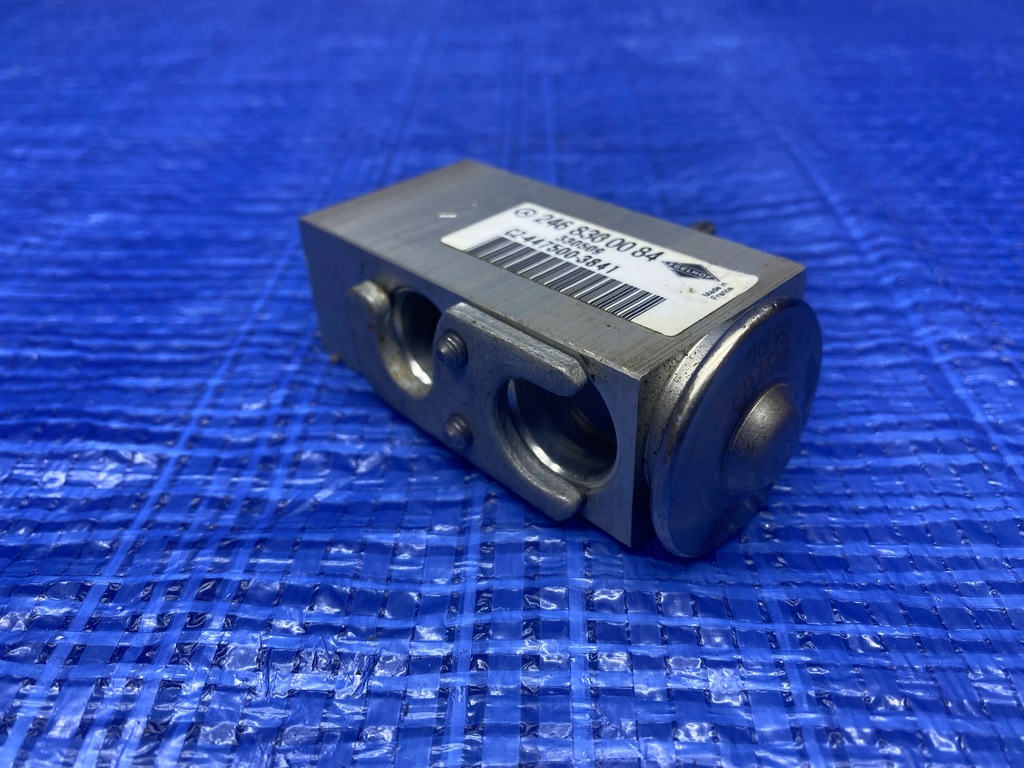 фото №1, Mercedes cla клапан расширительный 2468300084