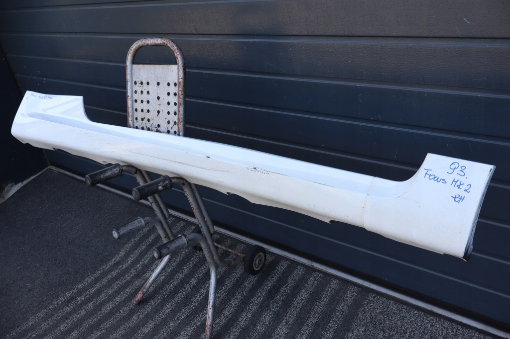 Молдинг порог порог правая ford focus mk2 2 st 3d 4m5j-b10154-acw 2008 Цена