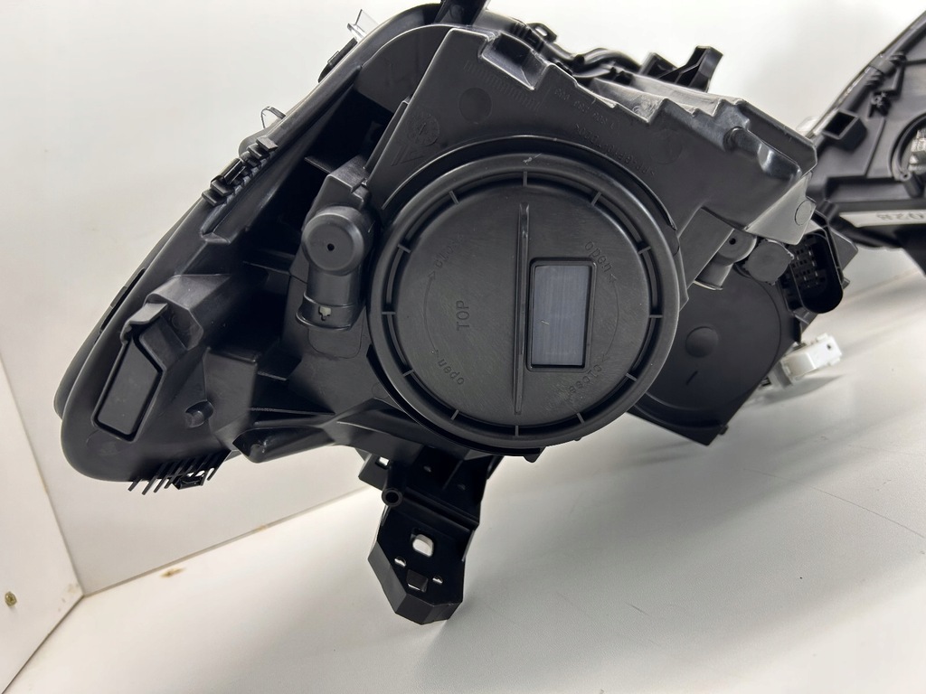 фото №11, Mercedes cla w117 117 лампа лампи bi ксенон оригінальна led права