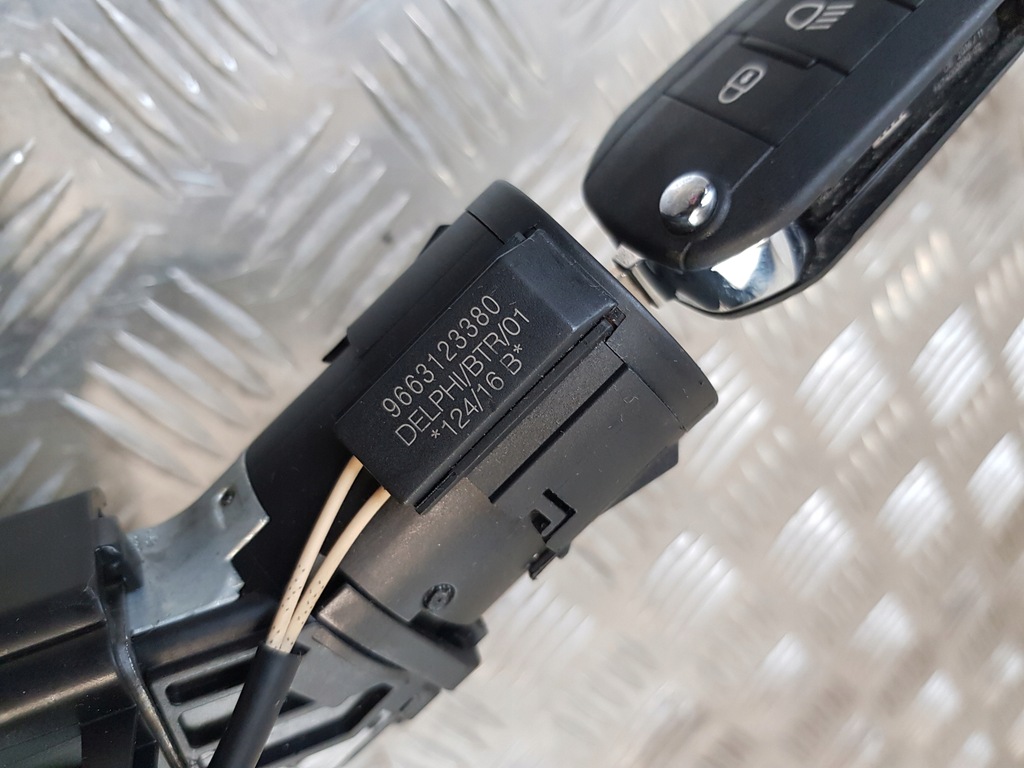 фото №12, Колонка рулевая 9674861877 + замок зажигания ключ peugeot 308 ii t9 16r- eu