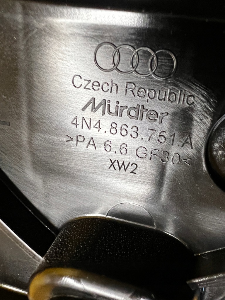 Комплект держатель кронштейн порог левое левое  audi a8 d5 long Оригинал