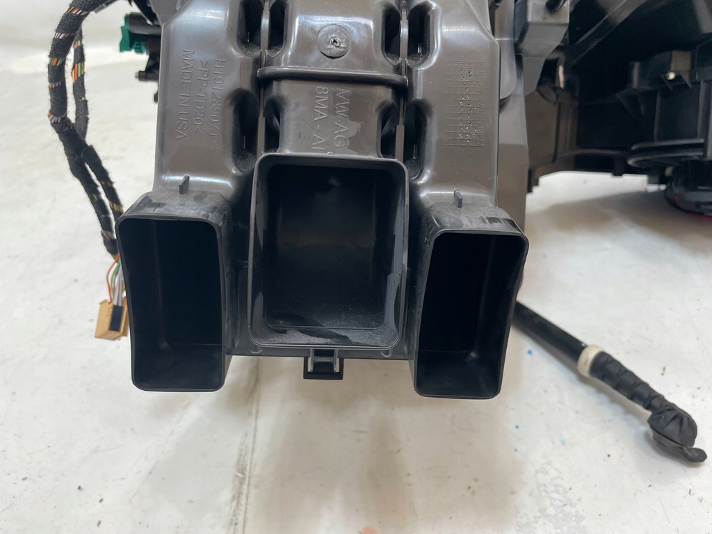 фото №9, Vw atlas 18-24 обігрівач передня usa