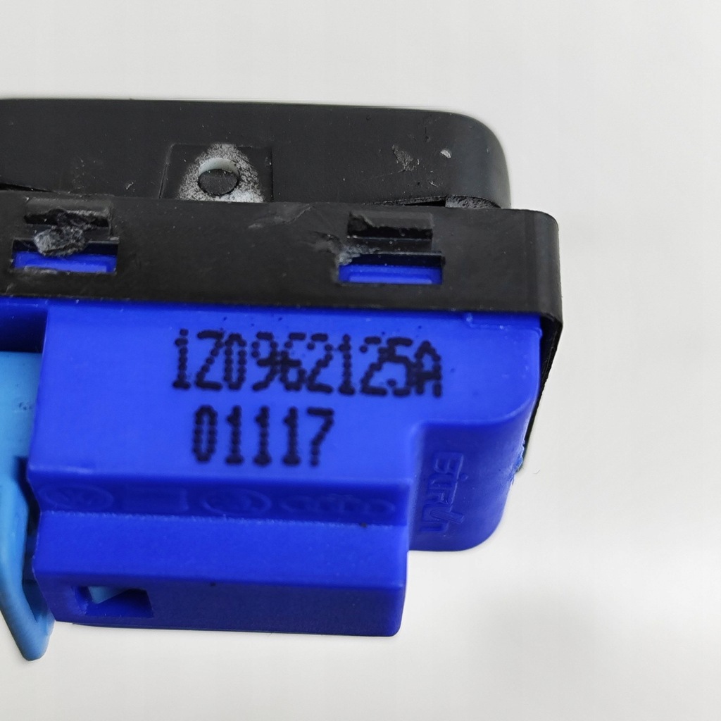 фото №7, Skoda yeti 5l 2017 кнопка центрального замка