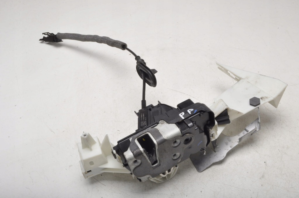 фото №1, Ford puma mk2 замок дверь правый перед 21r uk