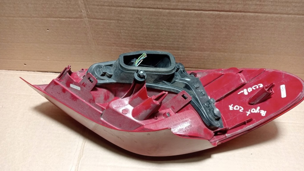 Peugeot 207 fl hb фара задний правая  led Недорого