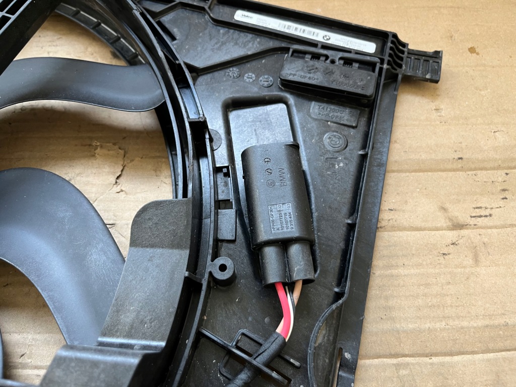 Bmw 3 g20 g21 2.0d 2021r вентилятор радіатора води оригінал європа в Україні