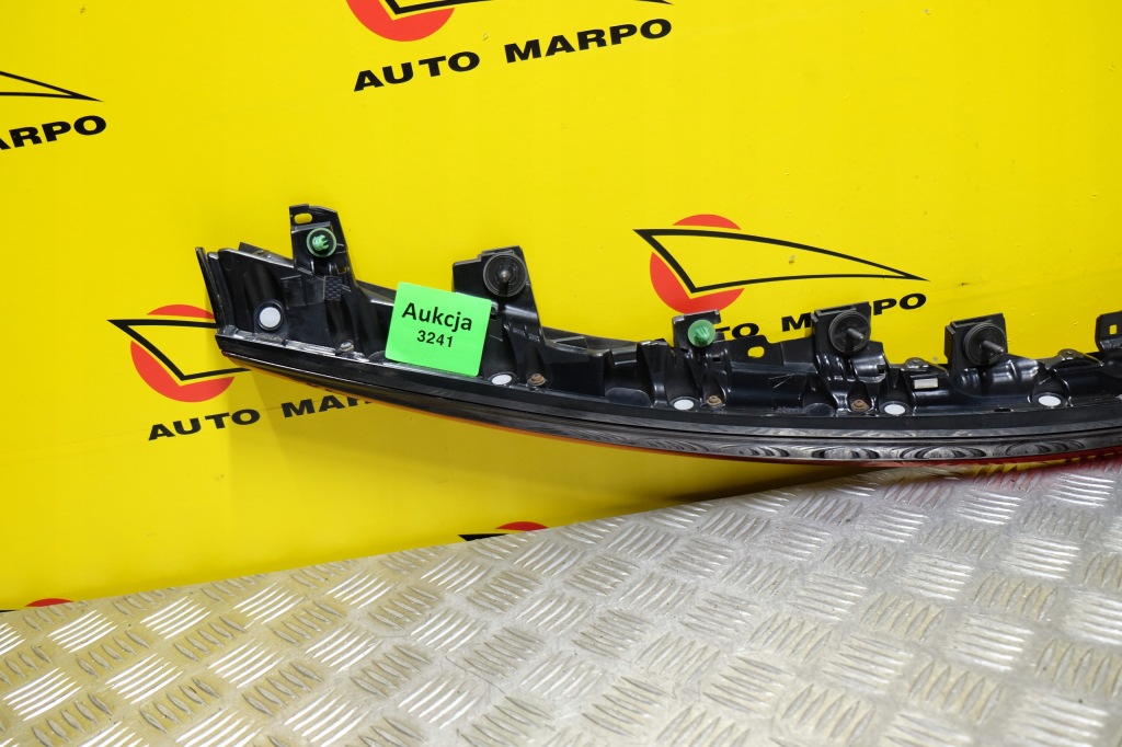 Купить Toyota prius prime 2017- накладка крышки фара led задний  америка