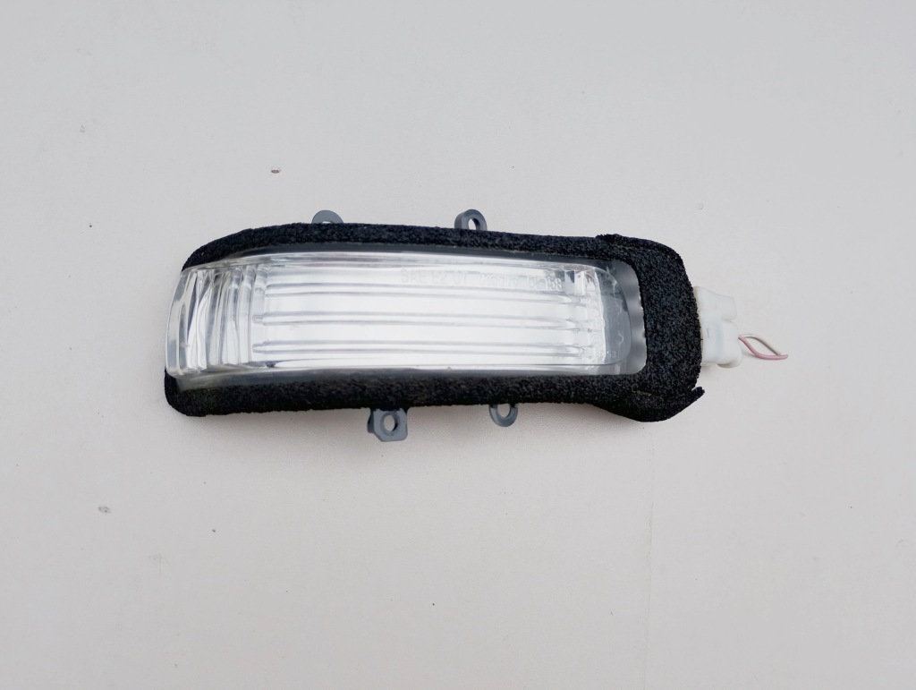 фото №1, Rav4 iii lift sienna правий поворотник дзеркало