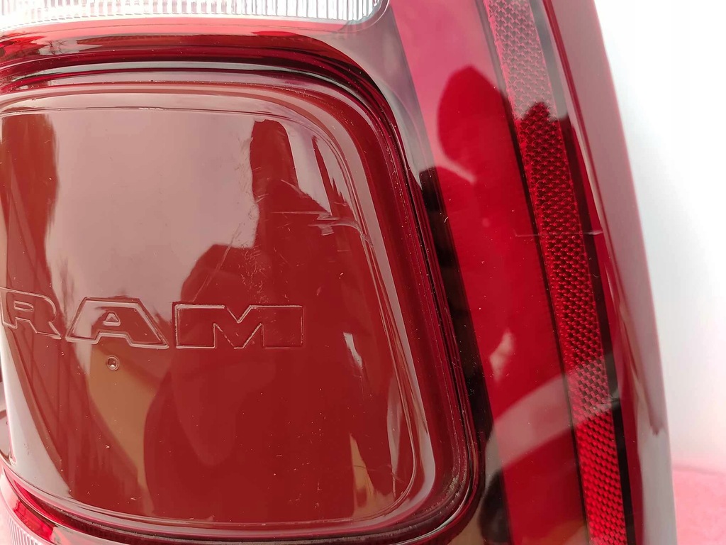 фото №8, Dodge ram 19- лампа права задня задня led europa 3914