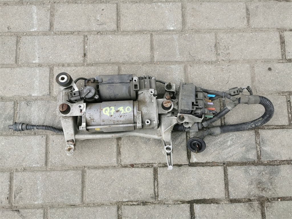 фото №1, Audi q7 4l 05- компрессор подвеска + распределитель