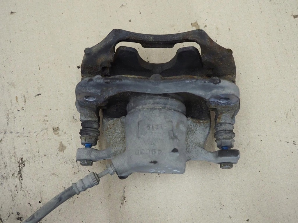 фото №11, Bmw 2 f46 gran tourer суппорт тормозной правый перед