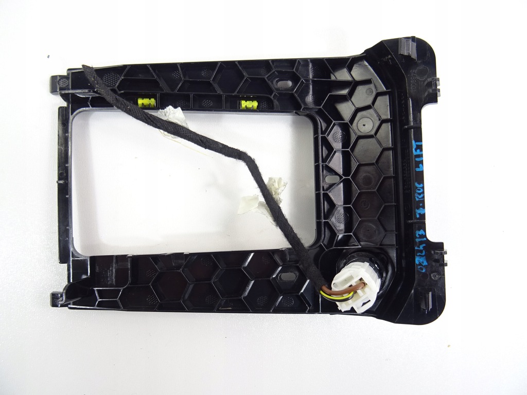 фото №7, Vw t-roc lift защита рамка туннель port usb 2ga864263