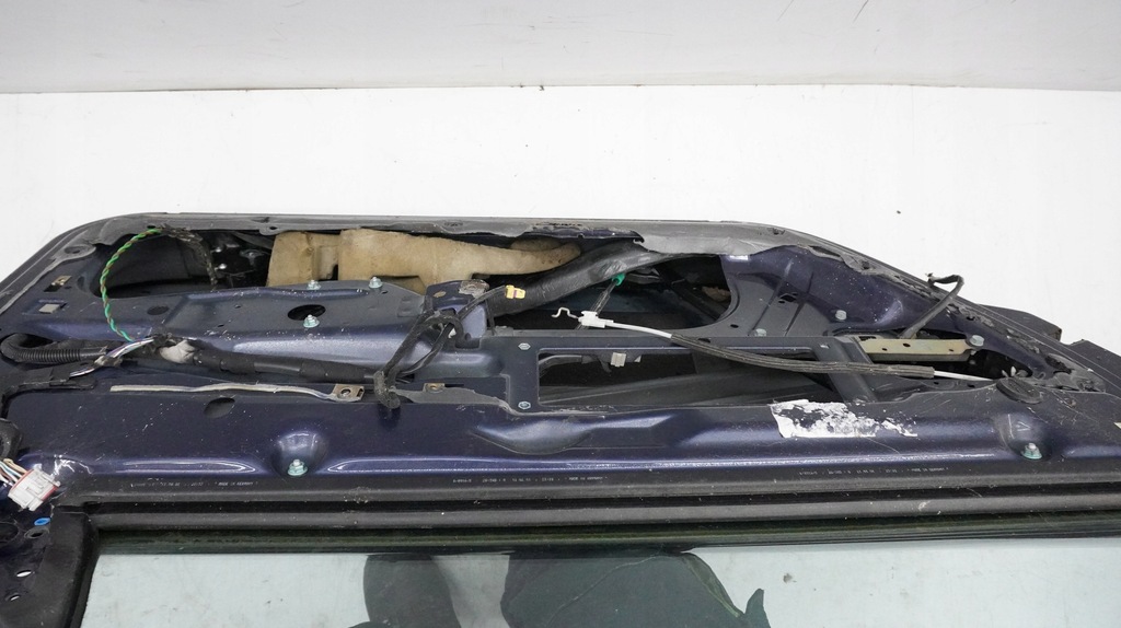 фото №8, Porsche boxster 986 дверь левая полный стекло