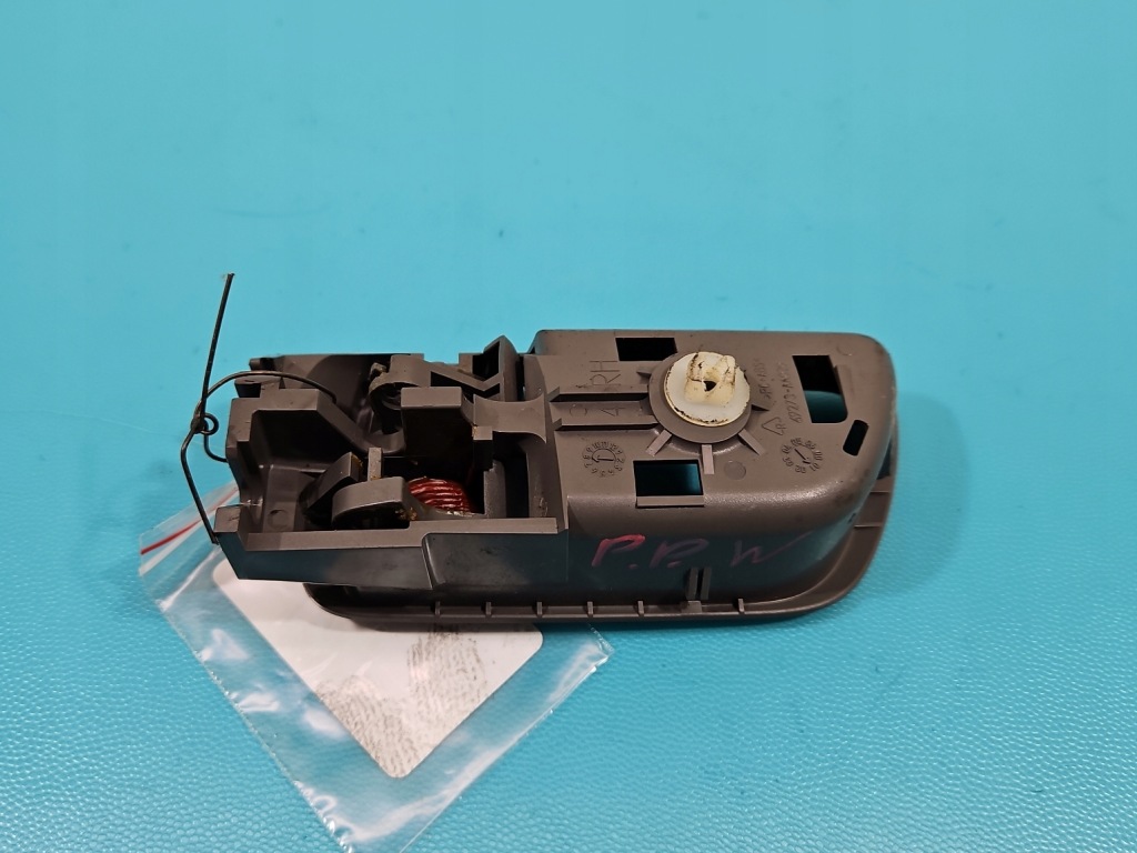 фото №3, Ручка внутренняя перед правая toyota camry vi xv30 01-06