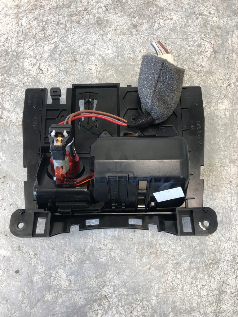 фото №5, Попільничка бардачок audi a4 b8 8k0857951